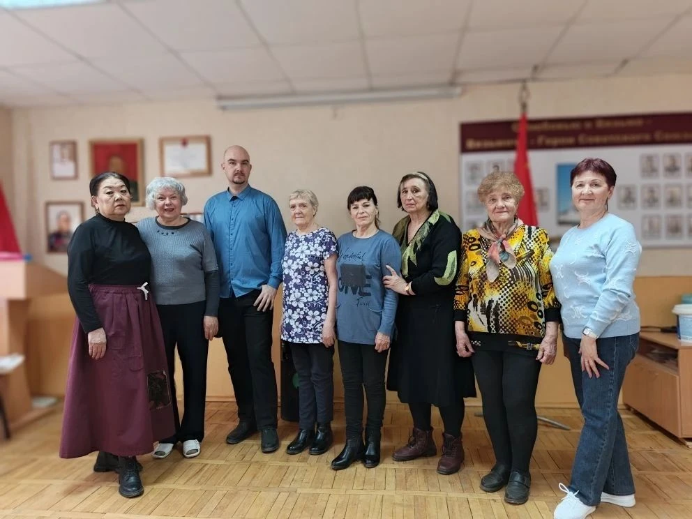 ✨Творческий вечер: портрет акварелью ⁣ 🏡🎨В "Клубе золотого возраста" Вяземского комплексного центра 