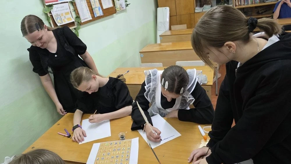 В преддверии Дня славянской письменности и культуры, 22 мая, сотрудники библиотеки для ...