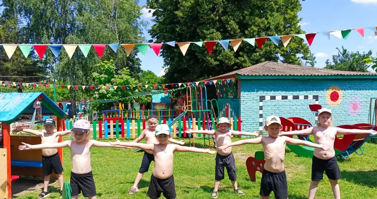 Лето - пора жаркого солнца и необыкновенно радостного настроения.