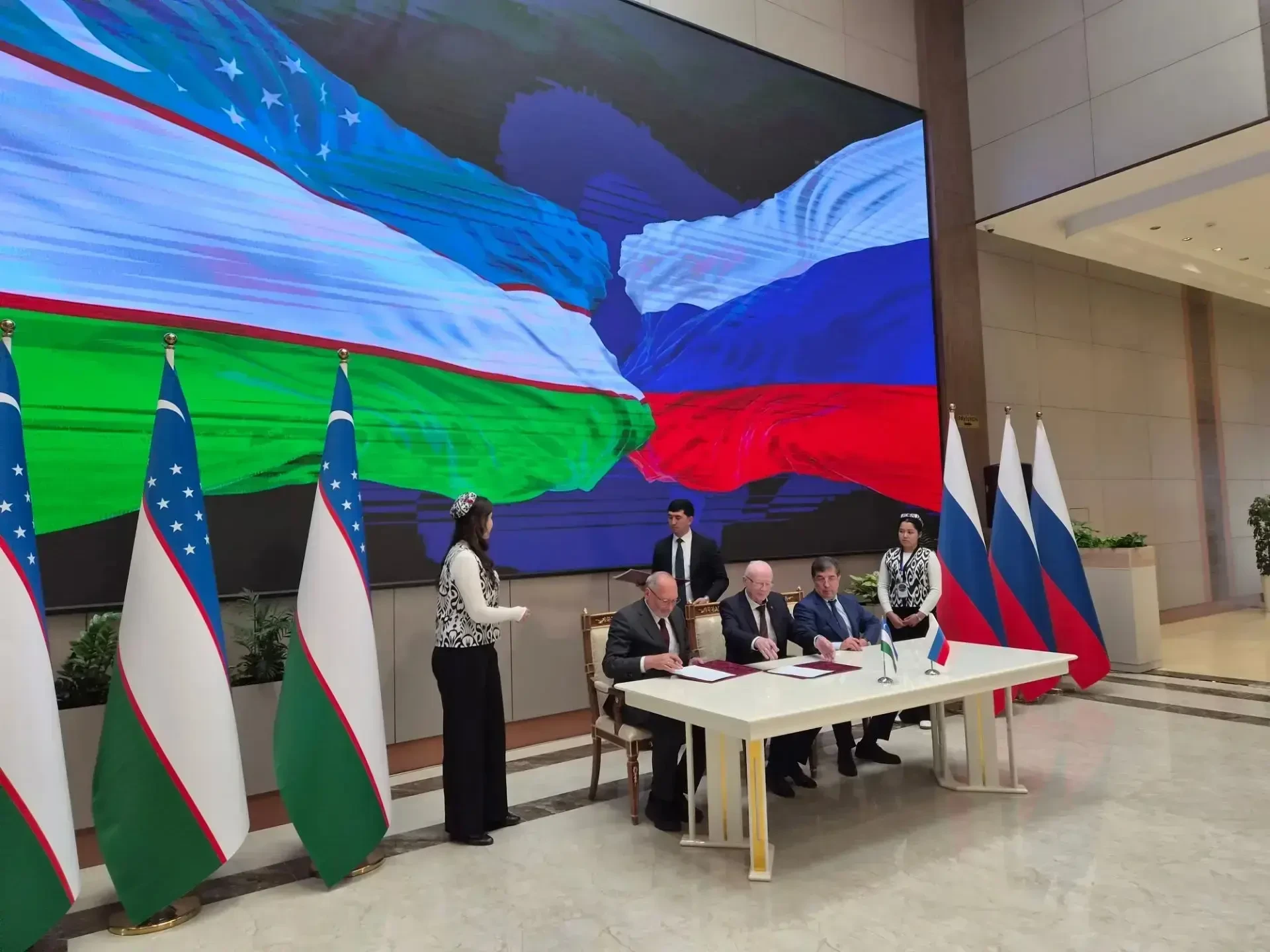 🇷🇺 🇺🇿 Более 400 российских и узбекистанских компаний провели B2B-переговоры