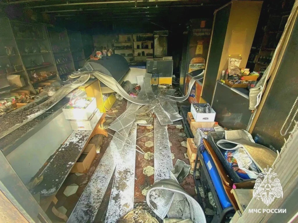 В Смоленской области загорелся сельский магазин