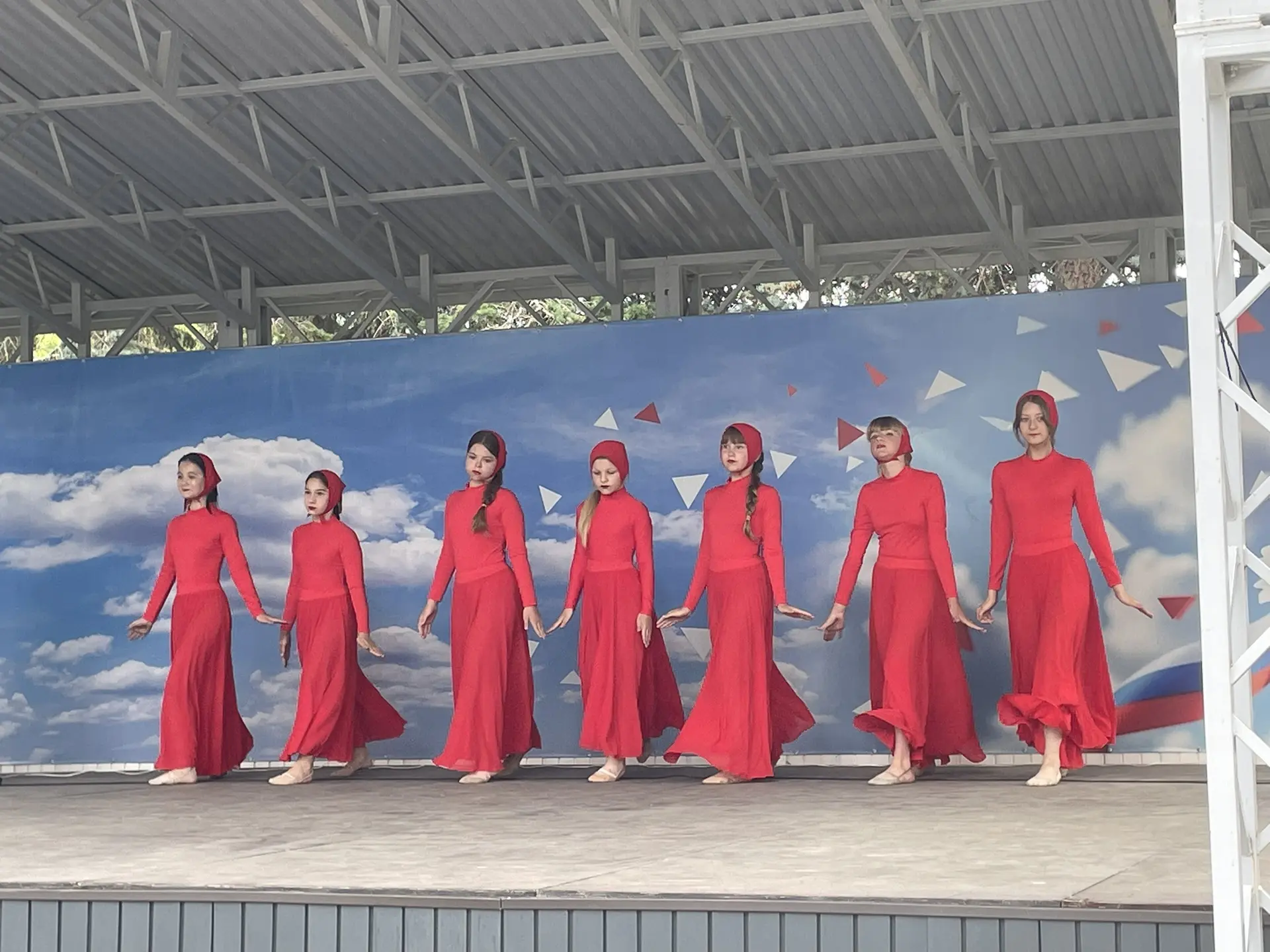 Сегодня концерт в парке организовали коллектив Шолоховского ДК.