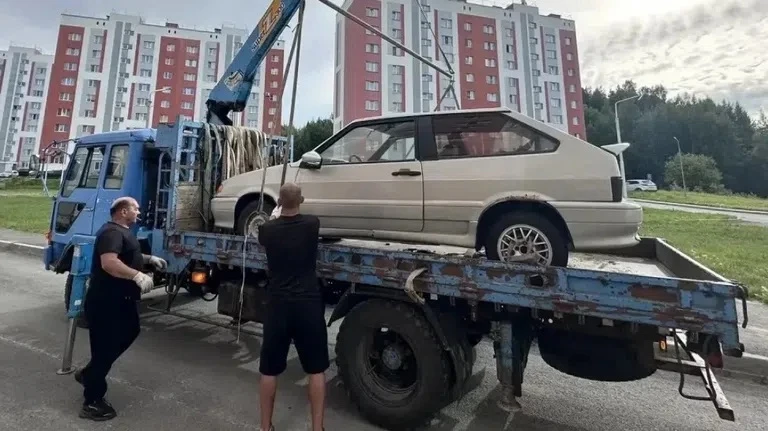 В Нягани с начала года выявили более 60 единиц автохлама
