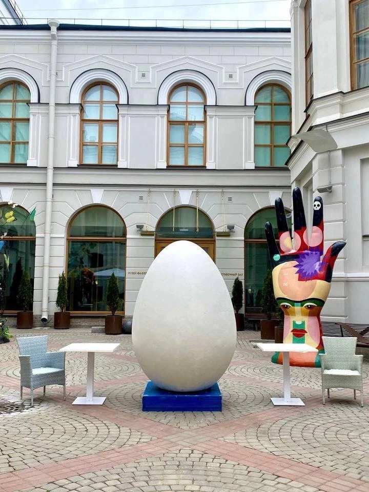 Пасхальный арт в Музее Фаберже! 🥚  В воскресенье, 12 апреля, во дворе Музея Фаберже появится огромно