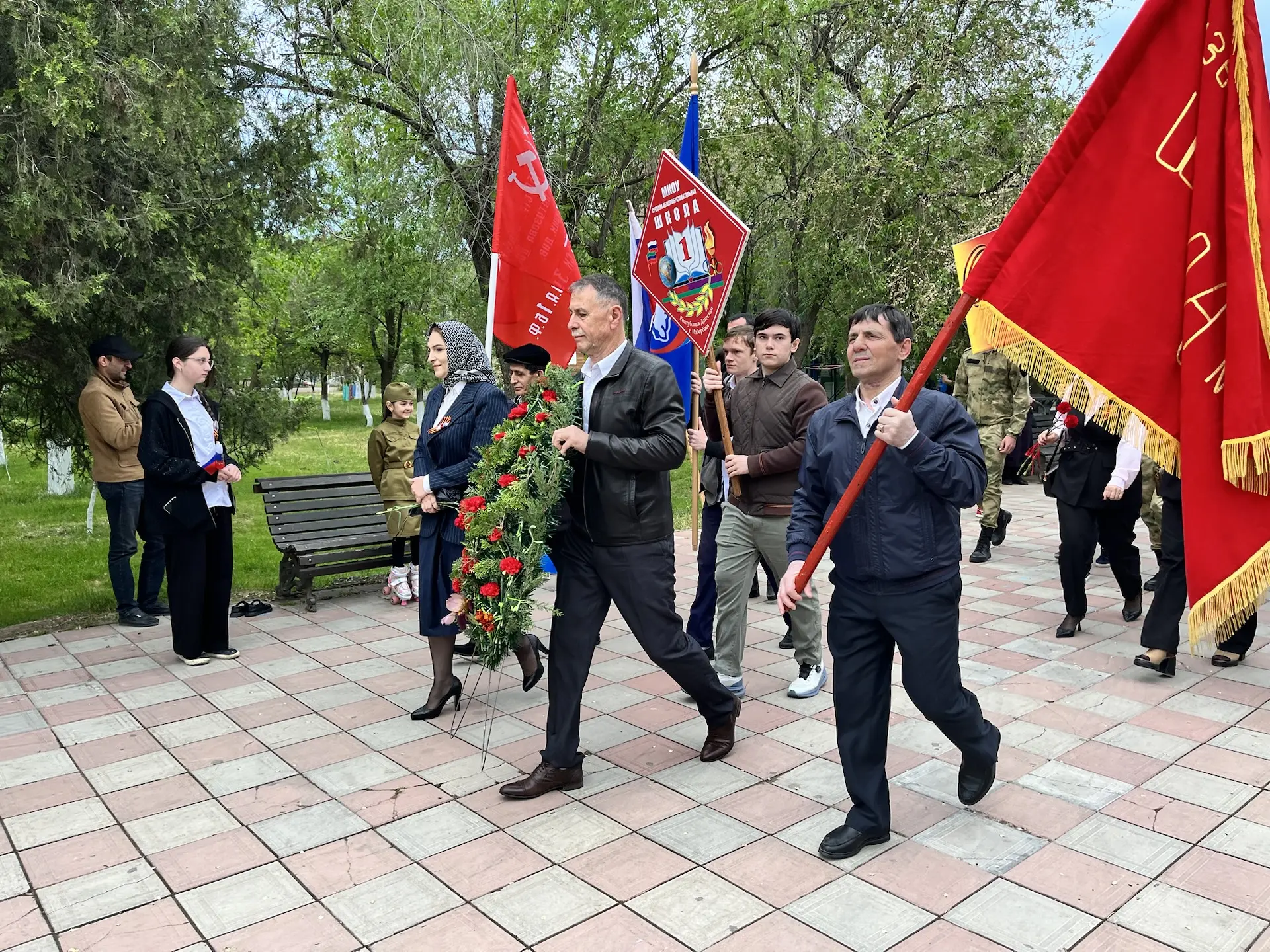 🔥9 Мая — день, когда мы все вместе вспоминаем тех, кто отстоял нашу свободу.    Коллектив МКОУ «СОШ 
