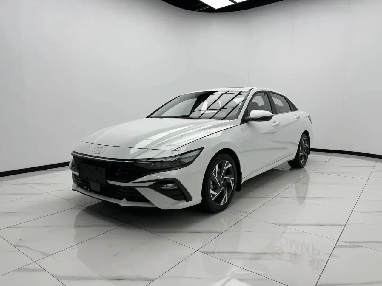 Hyundai Elantra GLX 🇨🇳
1,5L, 115 л.с., CVT, 2WD
Год выпуска: 2023
Пробег: 16 т.км.
Отличное состоя