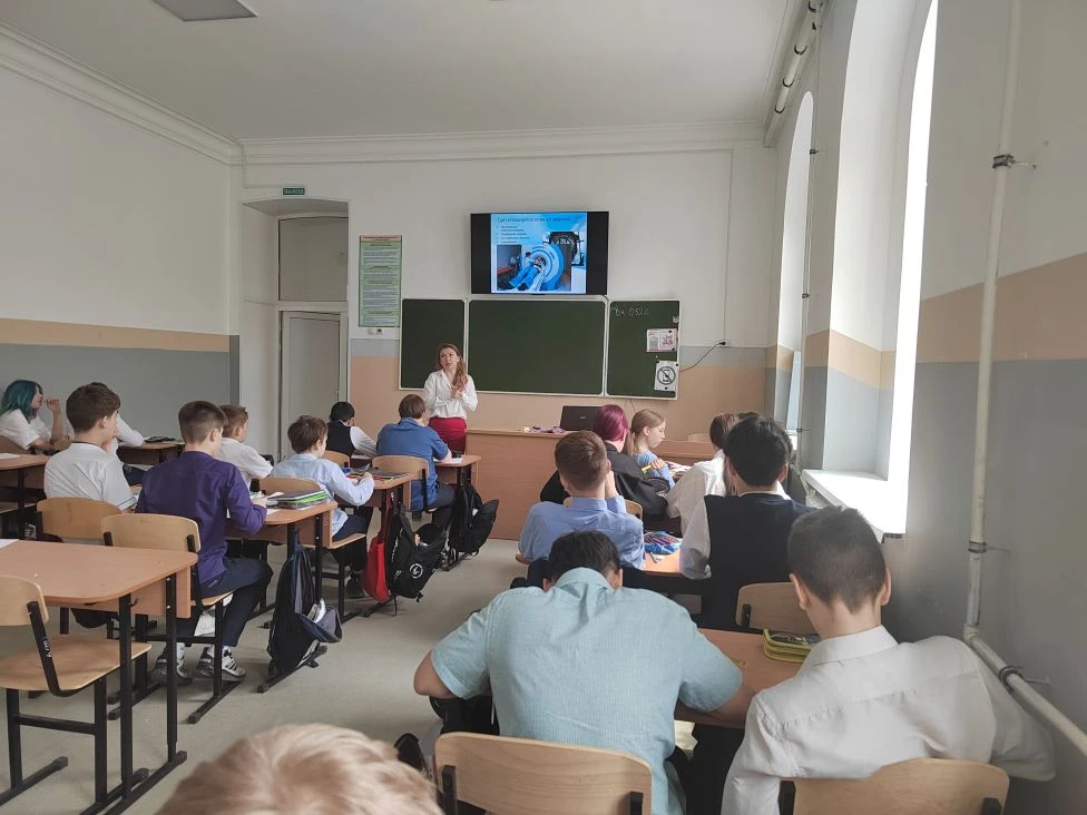 ☢️В 6-м классе сегодня ядерный штиль! ⚛️😄 Провели урок атомной безопасности.  Главное открытие дня: 