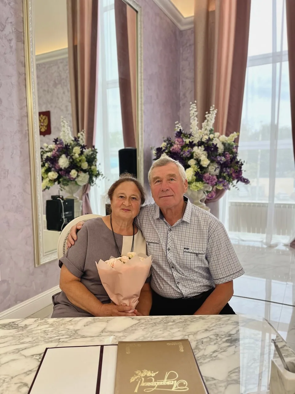 Полвека вместе❤️

Николай Иванович и Татьяна Ивановна Тупикины отмечают 50-летний юбилей совместной 
