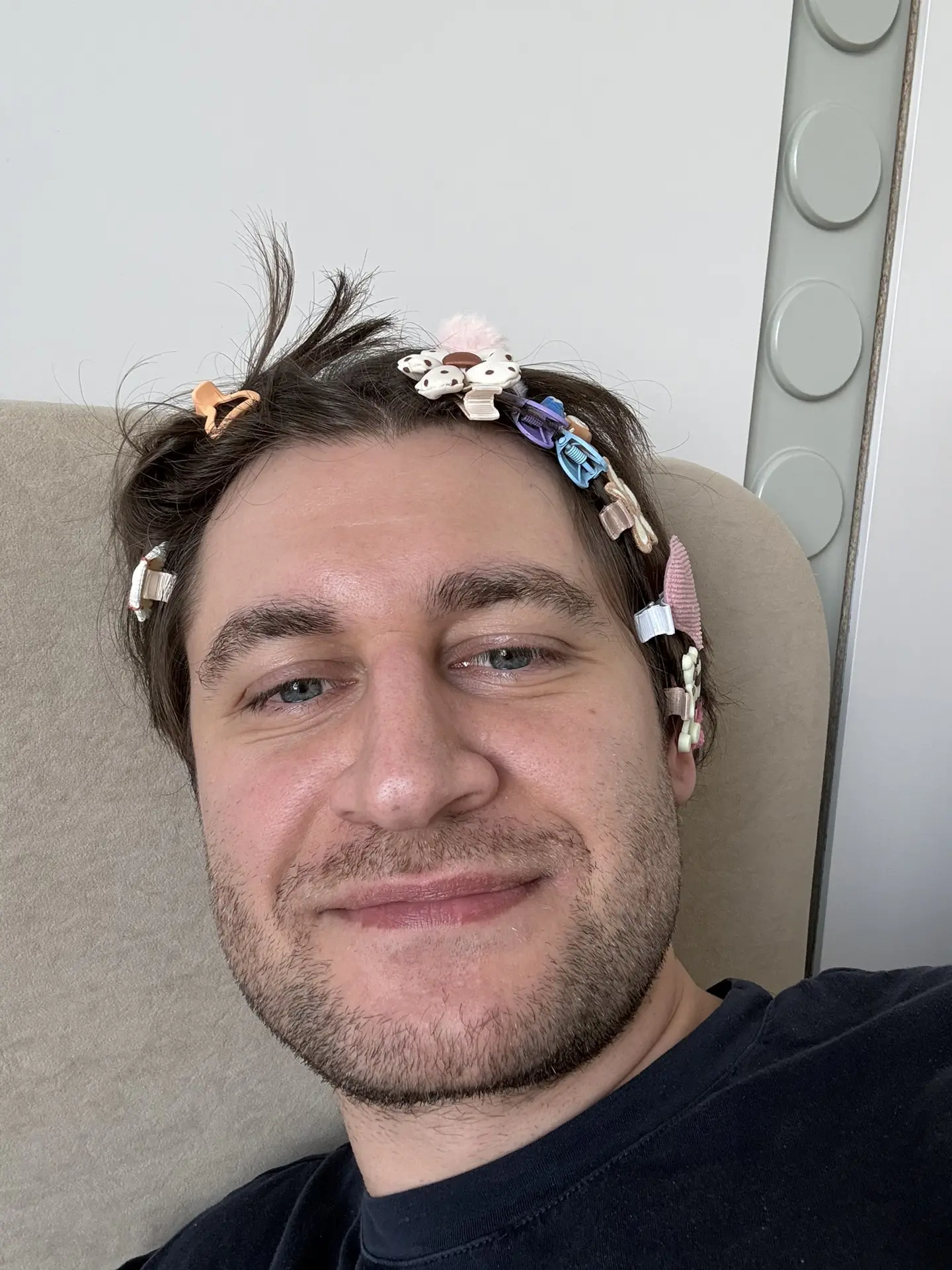 Теперь дочь отвечает за укладку 😆