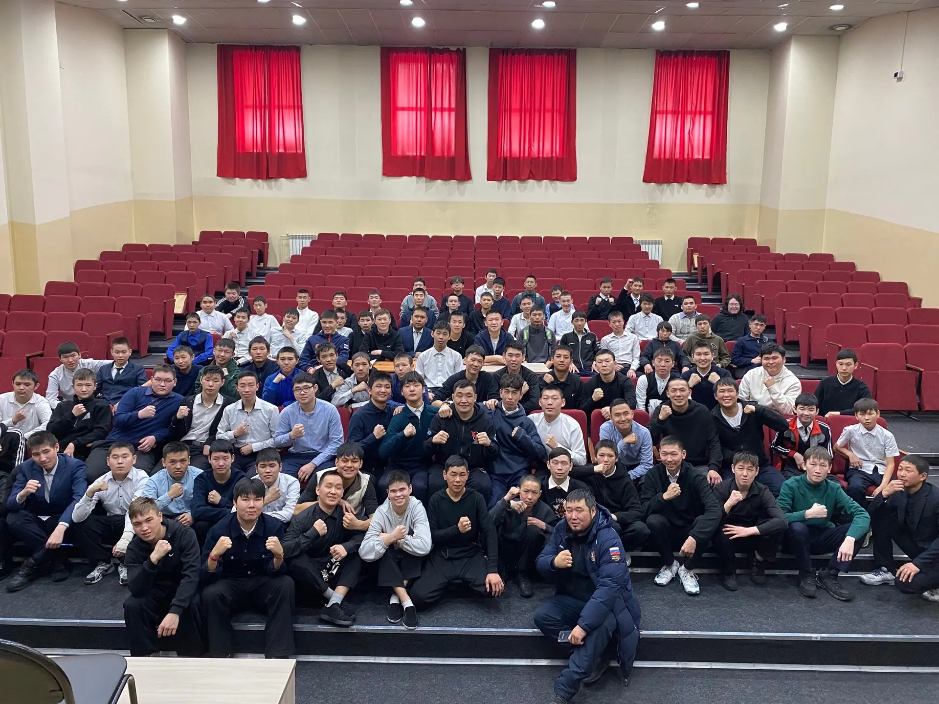 Неделя правовых знаний: встреча с чемпионом!  К нам в гости приходил молодой спортсмен Тумер Ондар! 