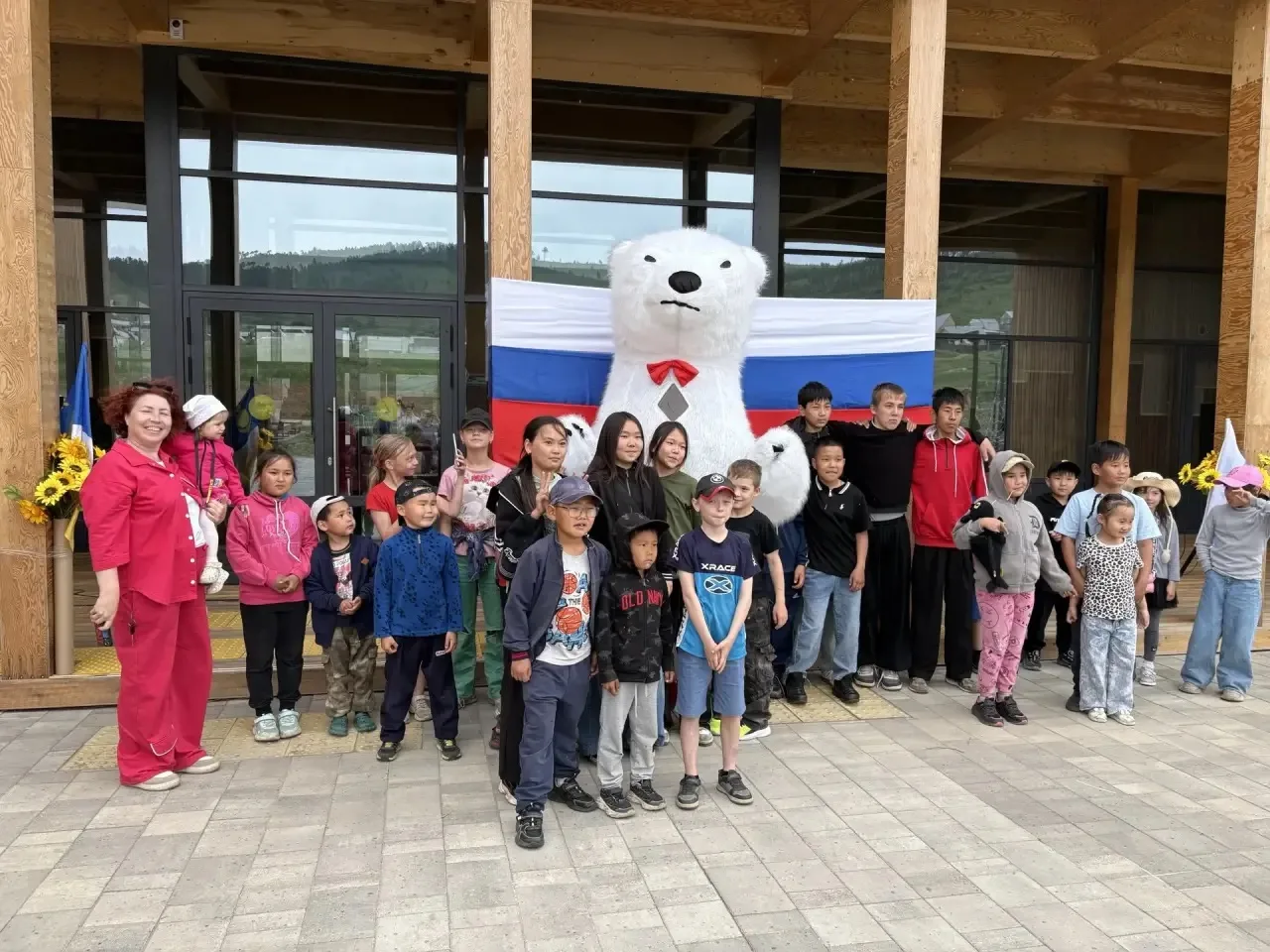Друзья, хотим сказать огромное спасибо! 🐻✨

Сегодня на концертно-игровой программе «Мы дети твои, Р