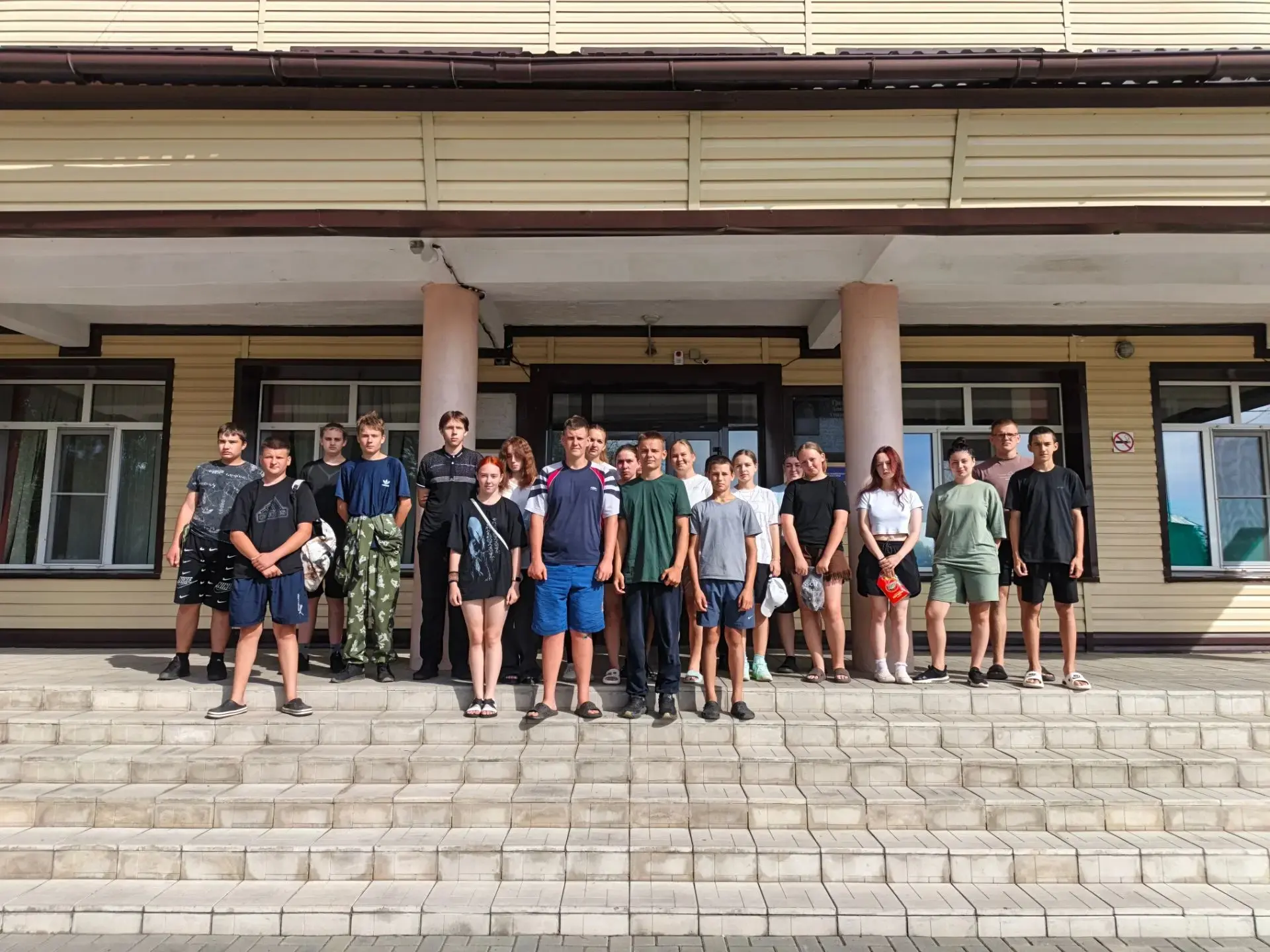 Сегодня в нашей школе дан старт традиционной летней трудовой бригаде. В этом году к общ...