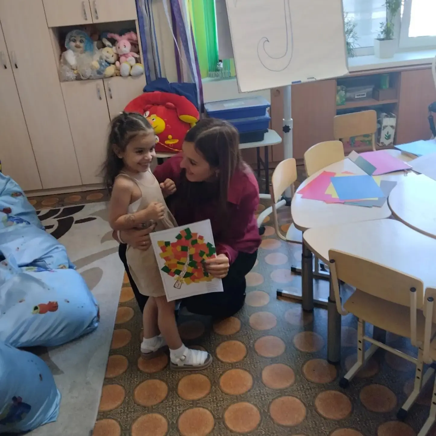 🎉👶🧸 В преддверии Дня дошкольного работника малыши из группы «Улыбка» поздравили сотр...