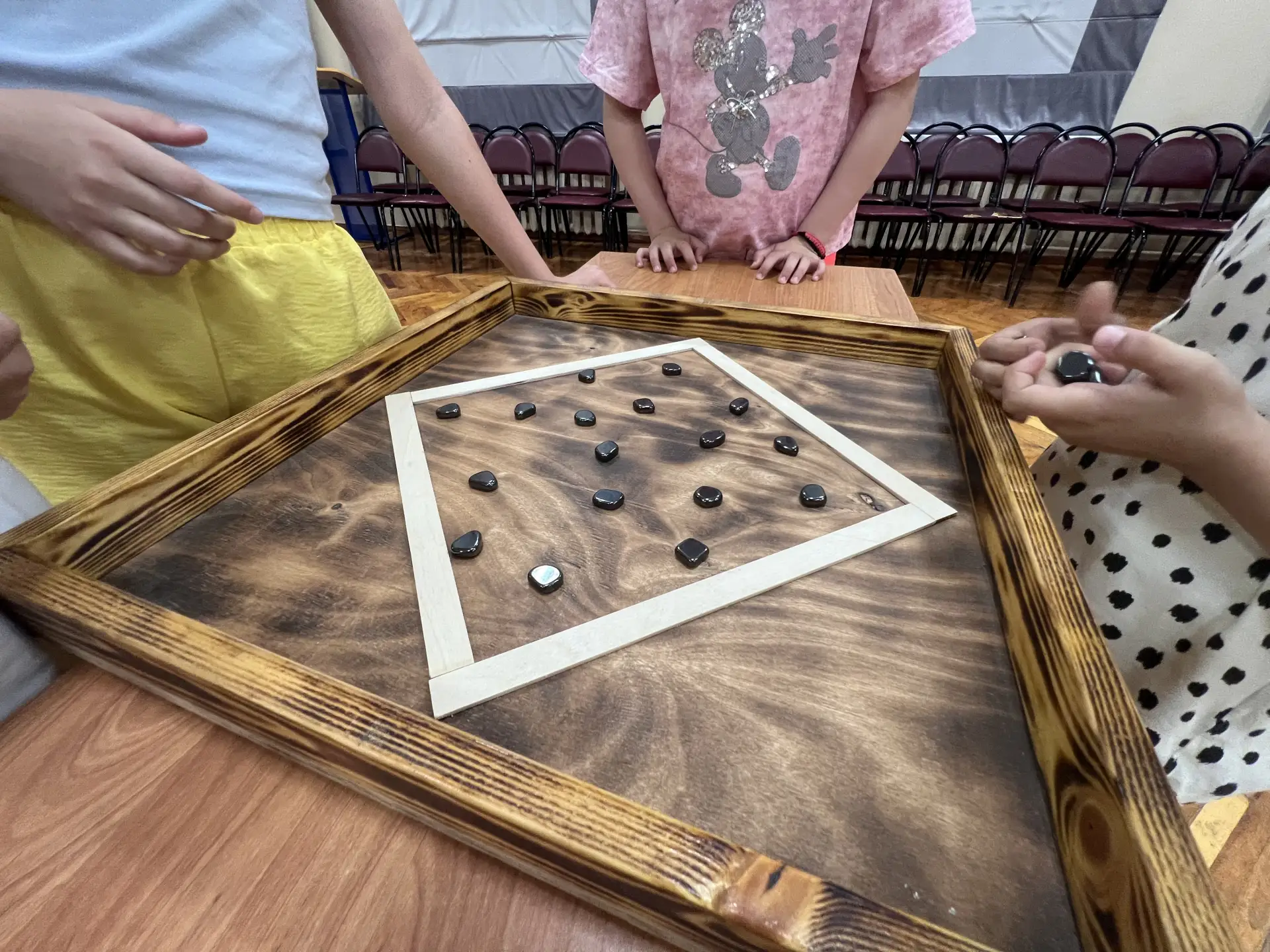 Сегодня в нашем пришкольном лагере прошёл настоящий праздник игр и хорошего настроения! 🎉

👫Ребята