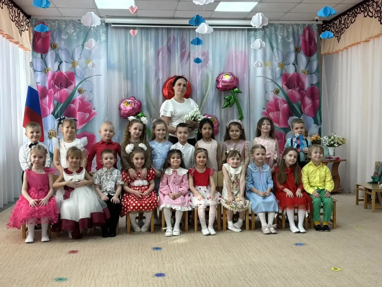 🌸 Поздравляем с Международным женским днем — 8 марта! 🌷