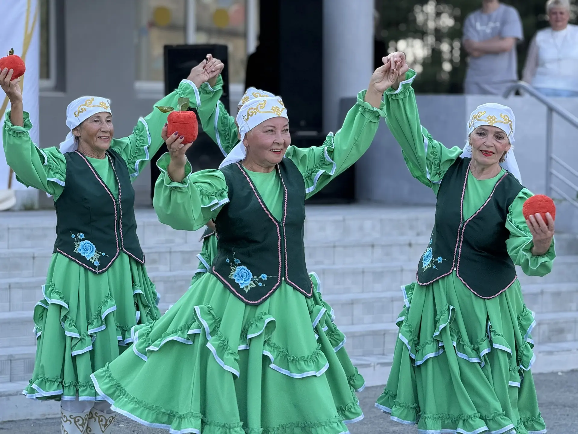 ДЕНЬ ПОСЁЛКА АСБЕСТОВСКИЙ 
Выступление творческих коллективов Дворца культуры г. Алапаевск💃🏼
04.07