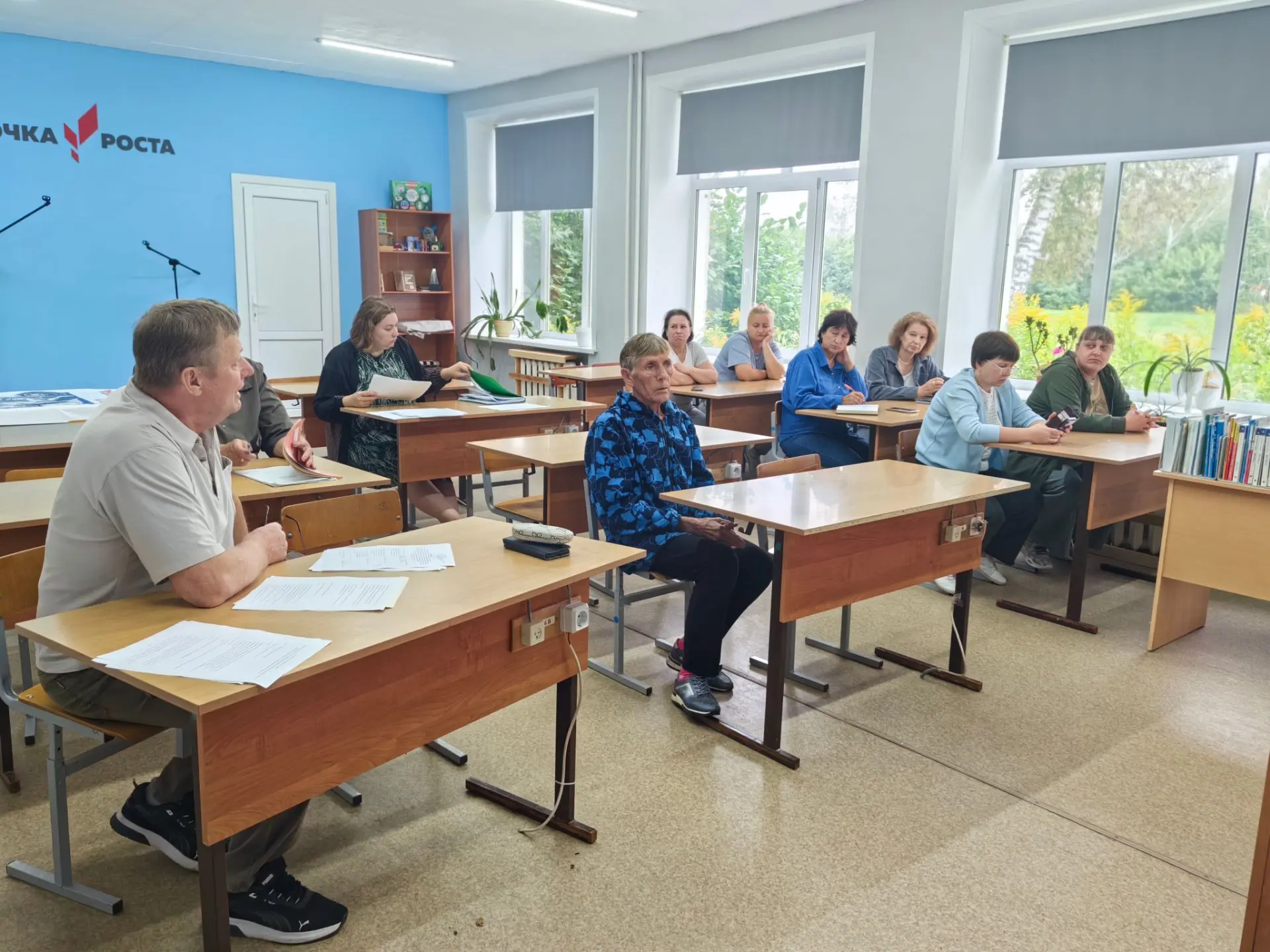 Сегодня в нашей школе прошли Всероссийские антитеррористические учения. Заместитель дир...