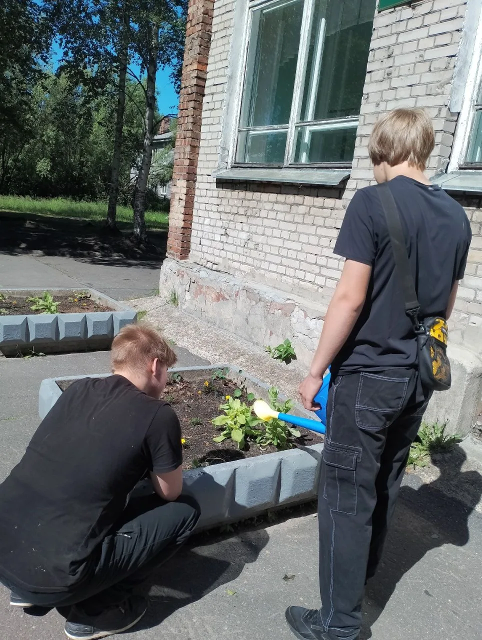 Наша школа — за единство и красоту!
На днях мы приняли активное участие в городской акции «Цветы еди