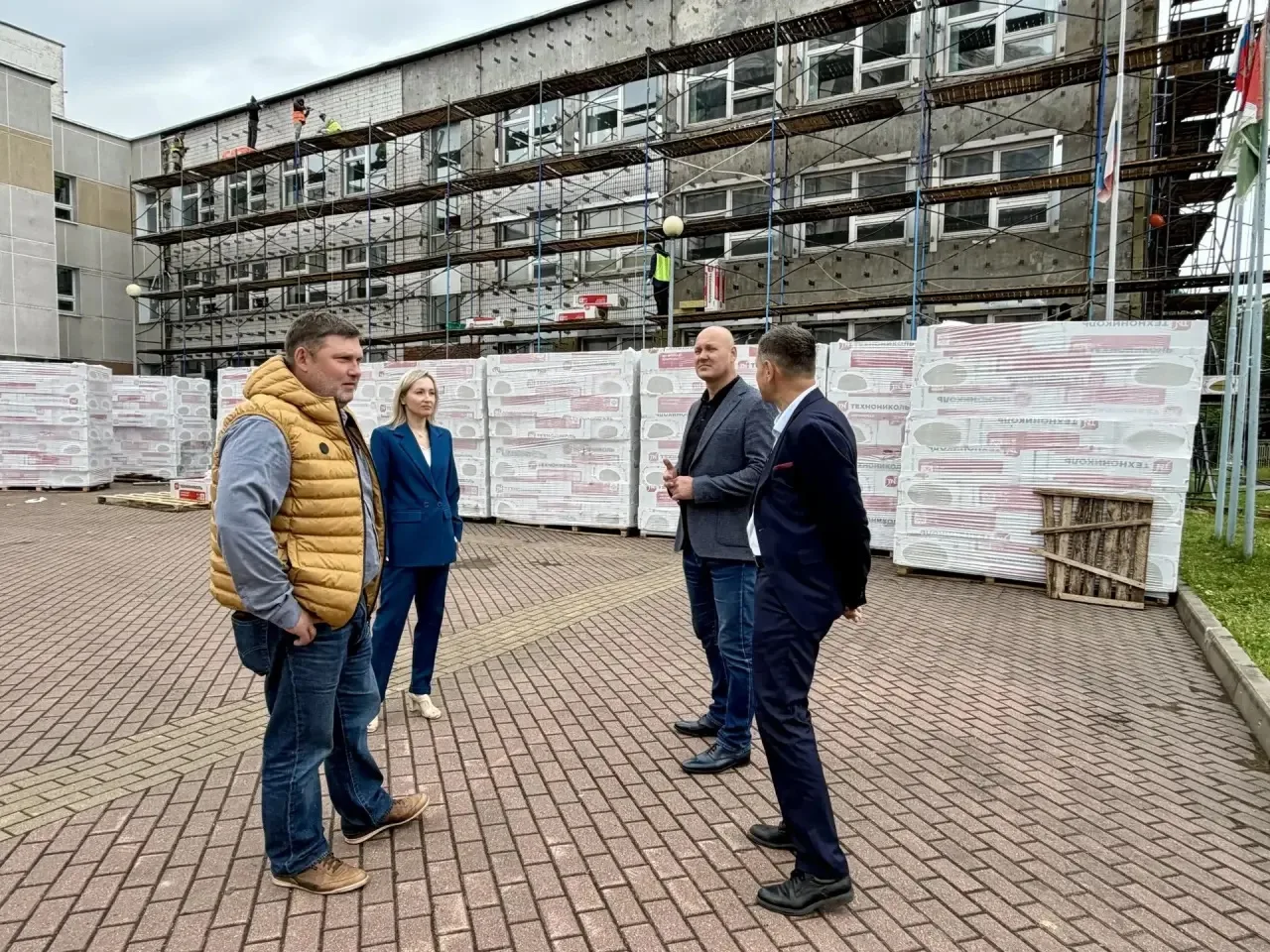 В рамках еженедельных обходов проверили ход капитального ремонта МБОУ Наро-Фоминской СОШ №6.
В насто