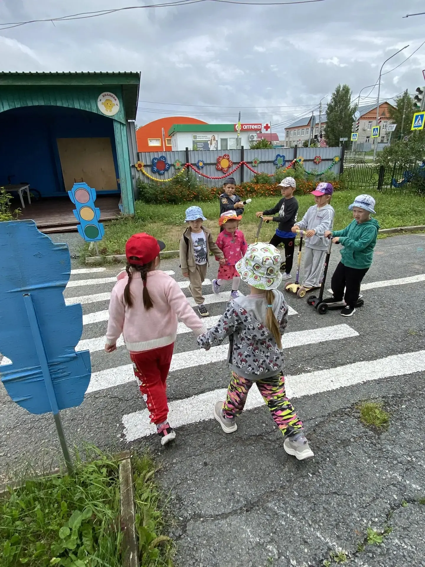 «Безопасное лето»

Лето — это маленькая жизнь, наполненная звонким детским смехом, скоростью велосип