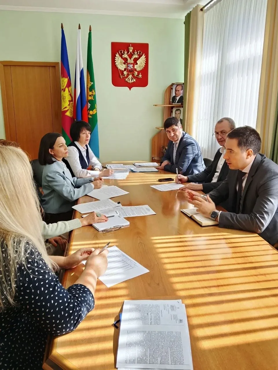 ℹ️Глава Славянского района Роман Синяговский провел совещание по исполнению районного б...