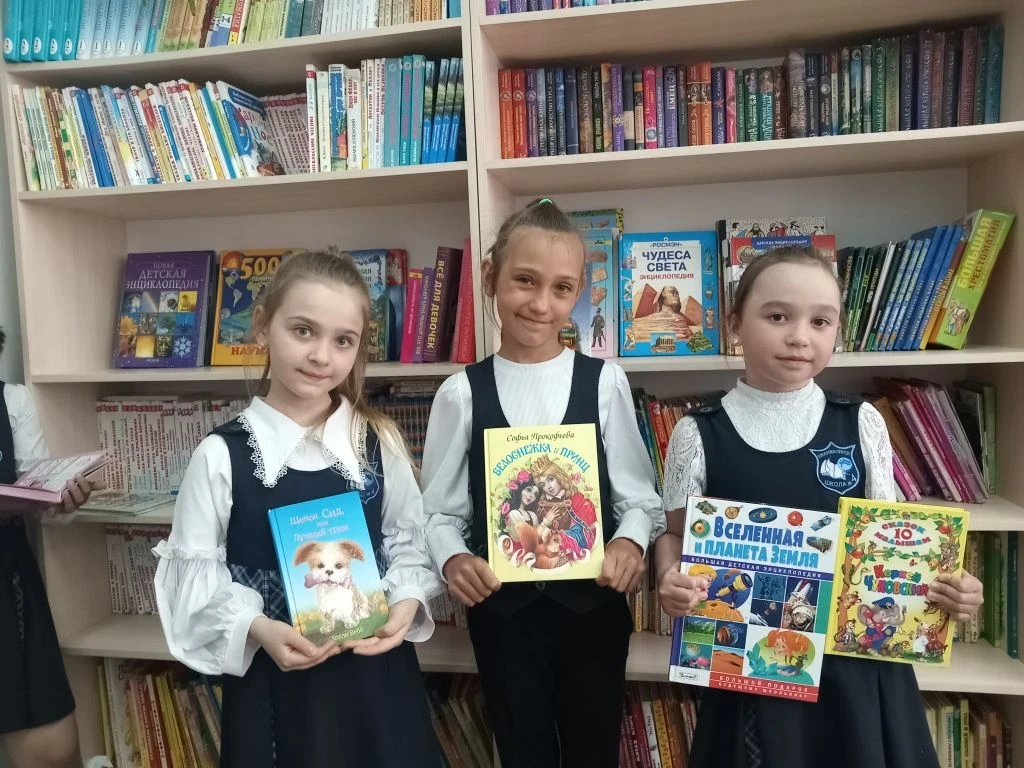 📚 Друзья, акция книгодарения "Книжная радуга" продолжается. Принять участие в акции уже успели учени