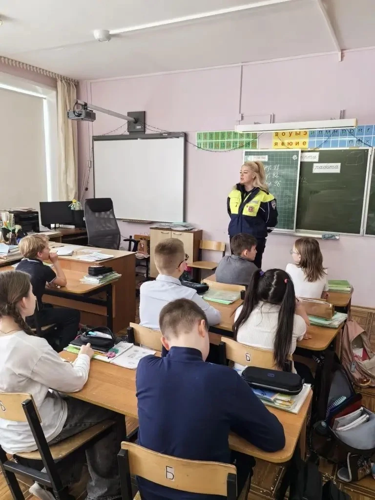 🚦Ура! Впереди весенние каникулы!   Это долгожданное время для веселых прогулок, увлекательных экскур