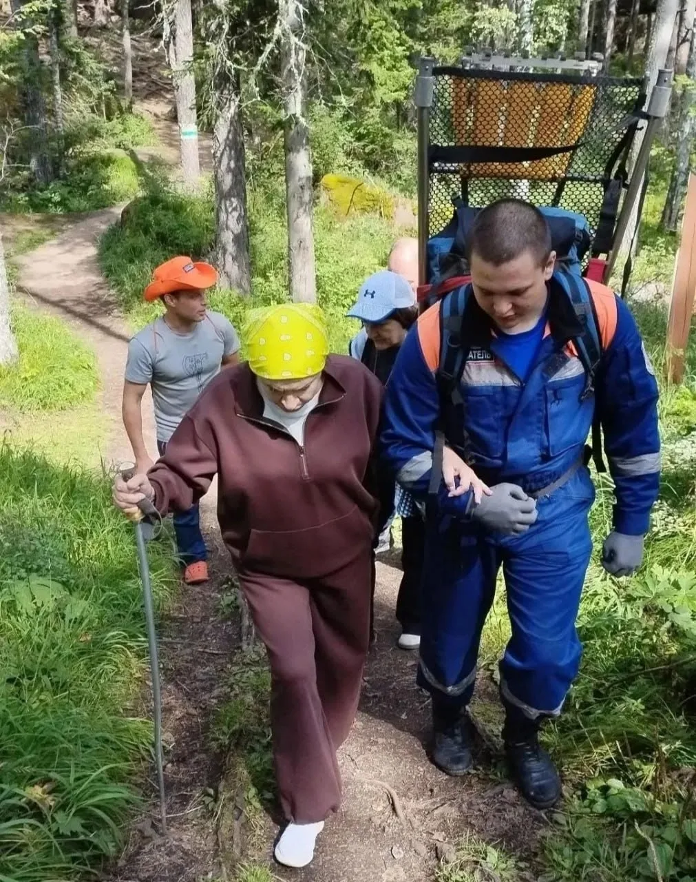 🙏 На Столбах за день помогли туристке и ребенку