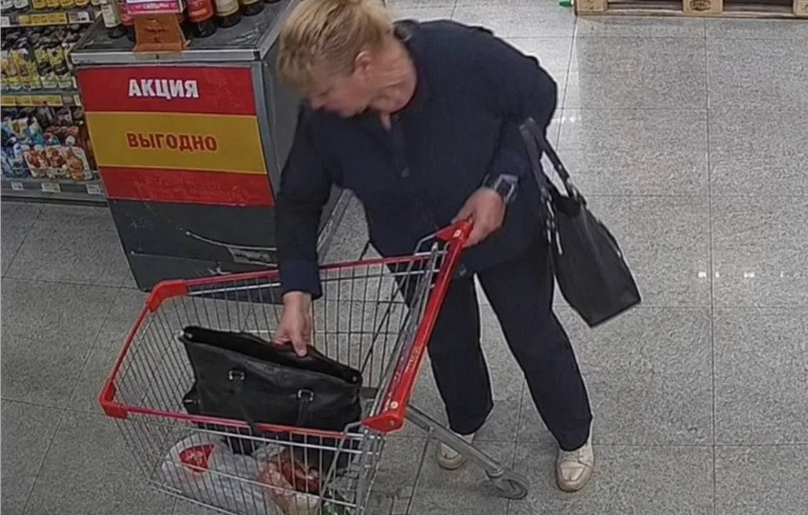 🤯 Орловчанка украла из тележки в магазине чужую сумку с золотым кольцом

52-летняя женщина забрала 