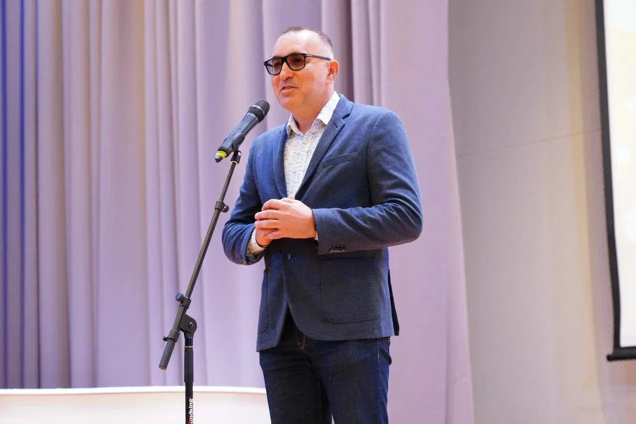 🛎Последние звонки прозвенели для троицких школьников  В нынешнем году образовательные учреждения рай