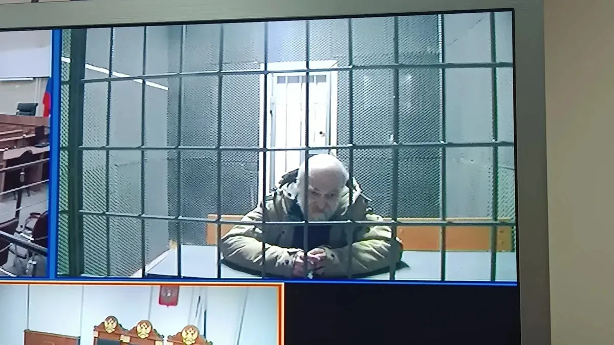 На находящегося в заключении петербургского диссидента Скобова* завели административное...
