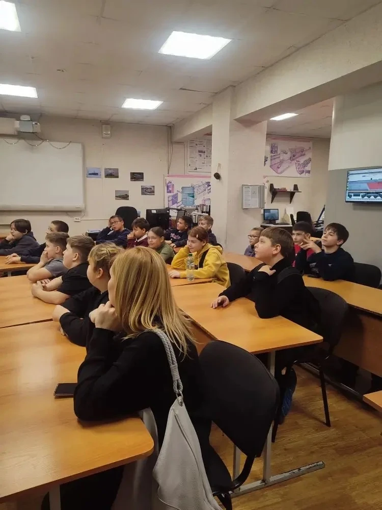 #СОВА  Путешествие в будущее: пятиклассники побывали в учебном центре РЖД  Ученики 5‑х классов — уча