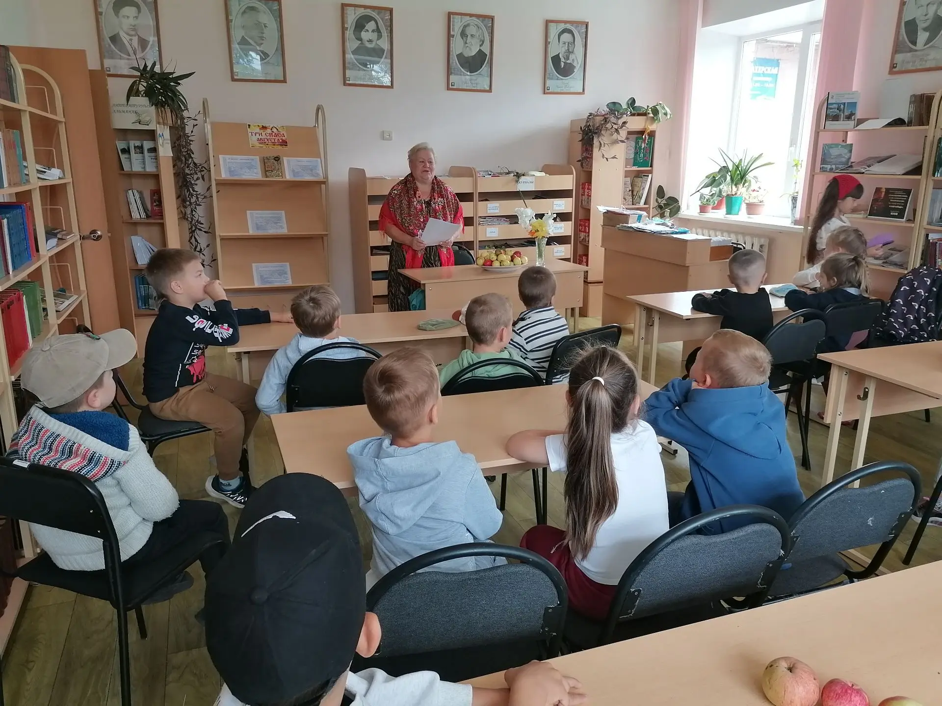 ✨ Сегодня ребята из нашего детского сада посетили Высокиничскую модельную библиотеку! ✨