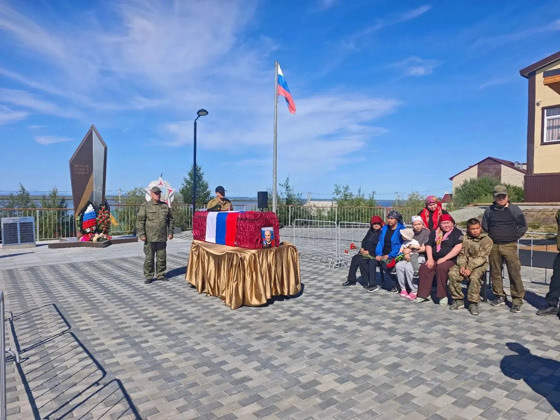 Земляки! Сегодня в Харсаиме простились с доблестным воином — Максимом Ильичом Тибичи. Всё Приуралье 