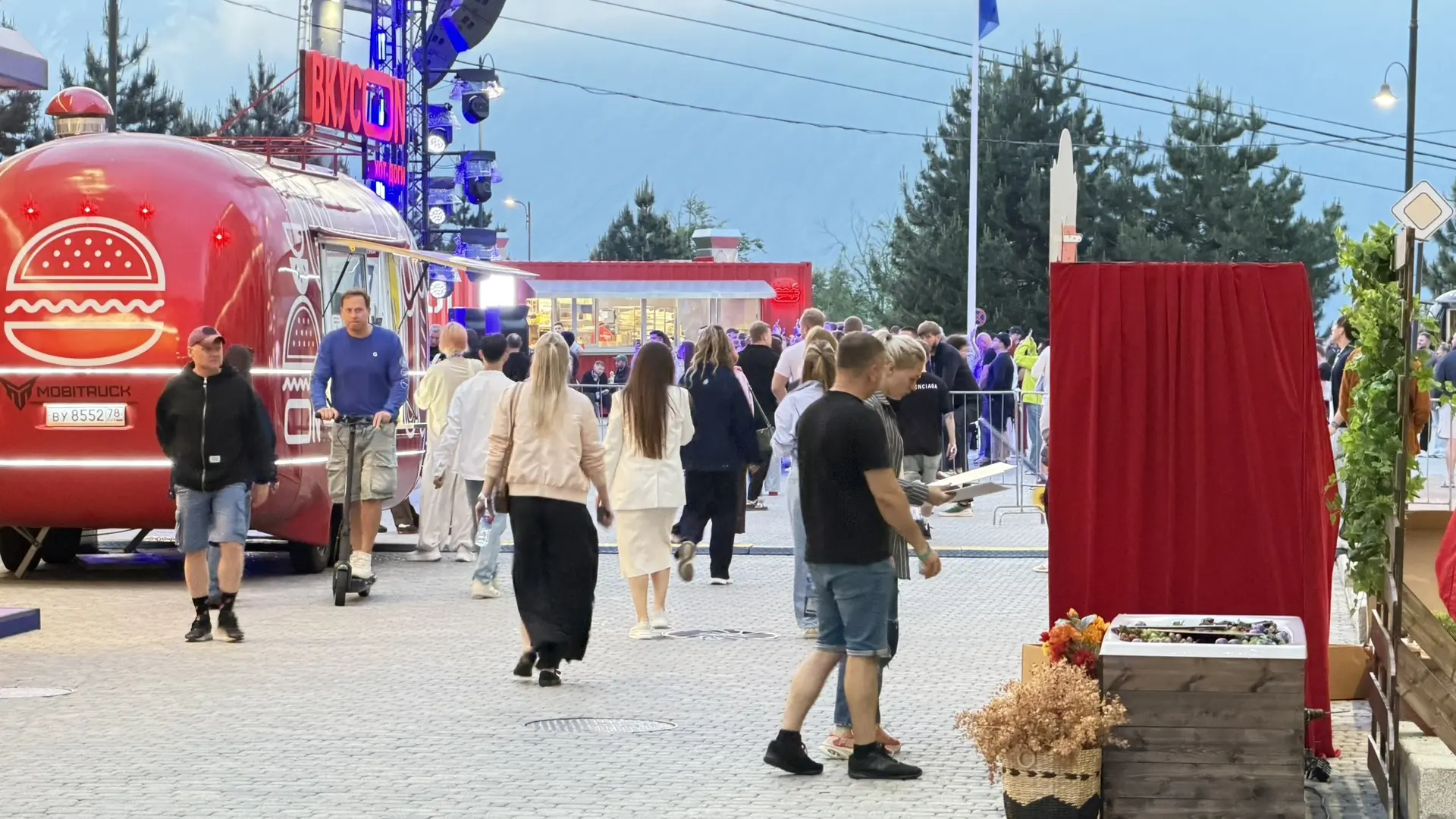 Одиннадцатый Gastreet закончился, эти пять дней пролетели как один

Было круто, до следующего года!