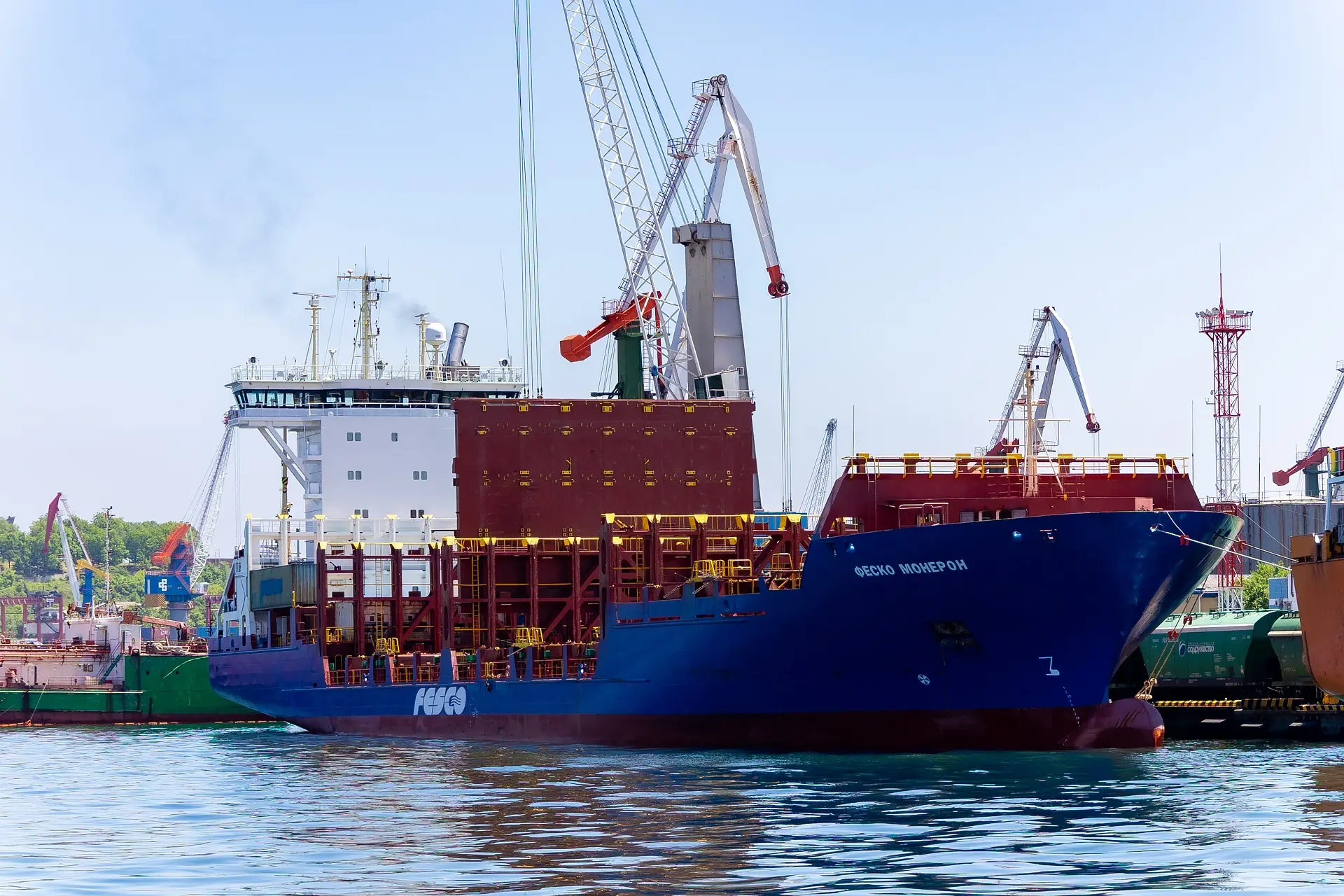 🛳️ Открыли летнюю навигацию 2026 года на Чукотку

Судно FESCO отправилось в первый рейс летней нави