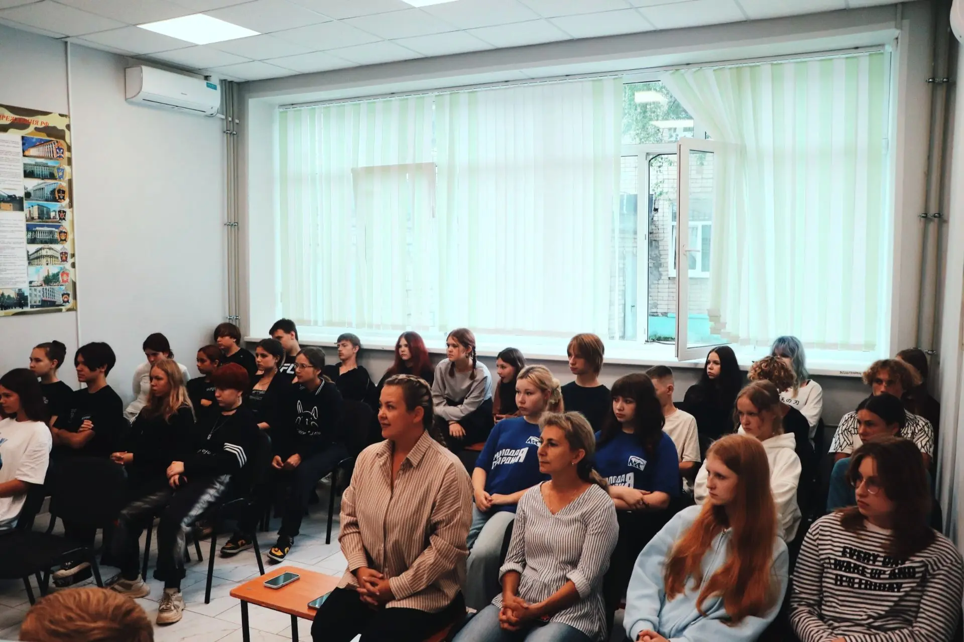 «Никто кроме нас»: в МЦ «Спутник» прошла встреча ко Дню ВДВ
ㅤ
Мероприятие объединило опытных десантн