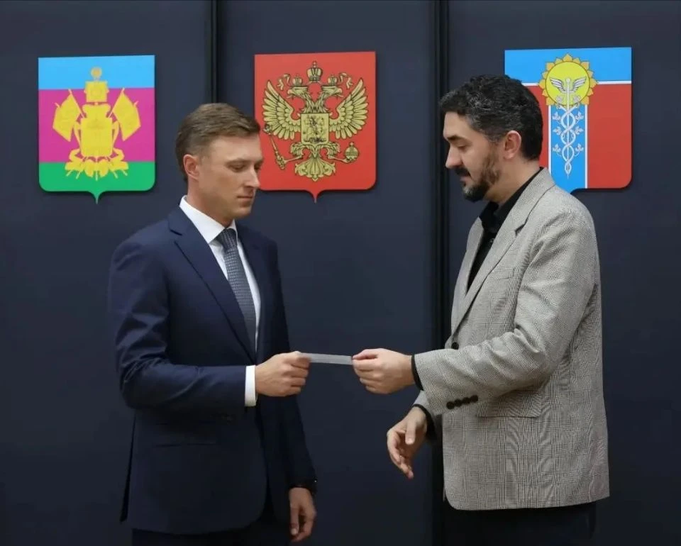Получил мандат депутата Государственной Думы.