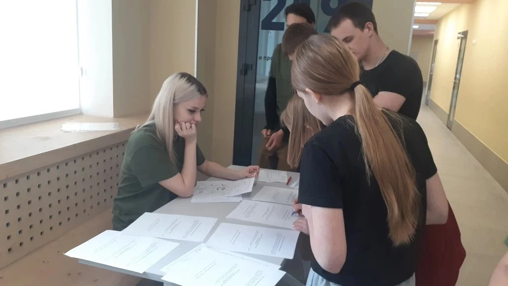✨ 30 мая в МАОУ "СОШ 17"  прошла военно - патриотическая игра "Семейная  зарница". Мероприятие обьед