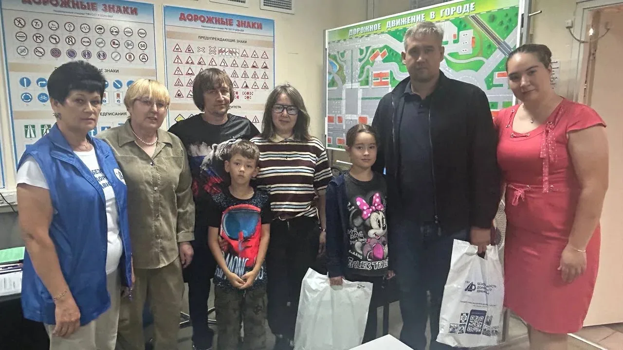 Котлыйбыз!👏

Җәйге каникуллар булуга карамастан, конкурсларда катнашу дәвам итә😊

 Район күләмендә