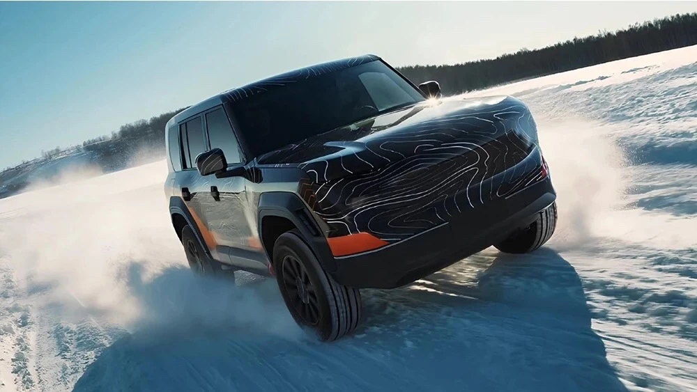 Убийцу Land Rover Defender официально анонсировали в Китае.
