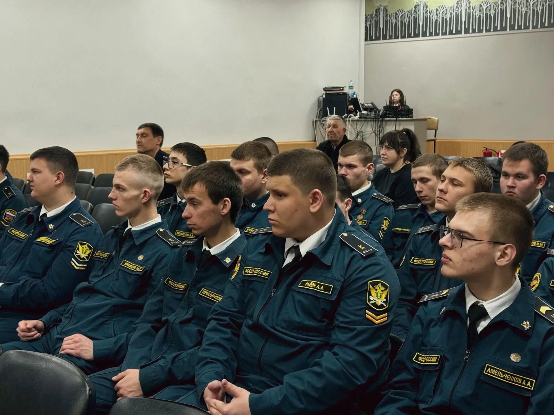 В преддверии Дня Победы в регионах России проходят уроки памяти, посвящённые подвигу советского наро