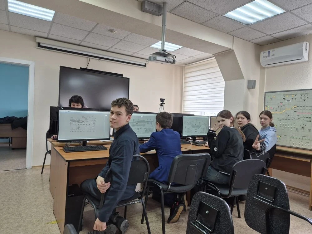 Кампания ОАО РЖД заинтересована в будущих кадрах. И поэтому сегодня проводит большую профориентацион