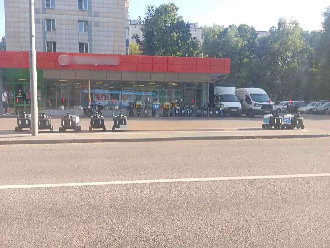 🤖 Роботы-доставщики оккупировали Студёный