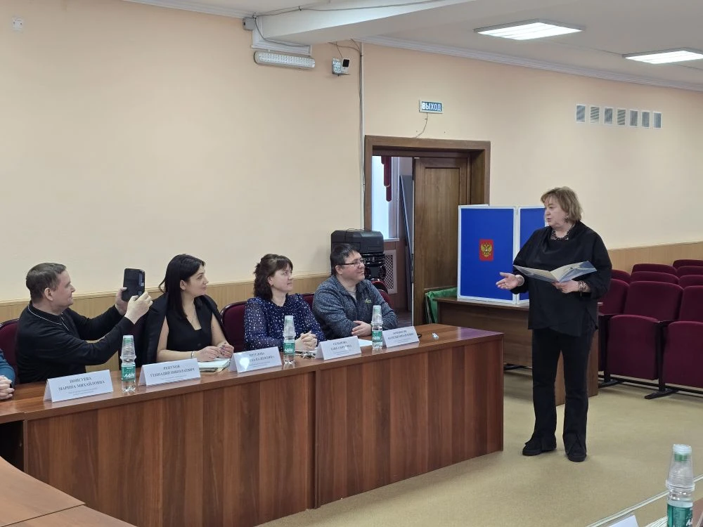 В Углегорске состоялось первое заседание  Углегорской территориальной избирательной комиссии, сформи