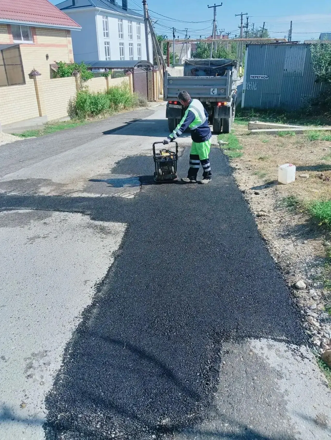 🚧 В Анапе продолжается работа по улучшению дорожной инфраструктуры