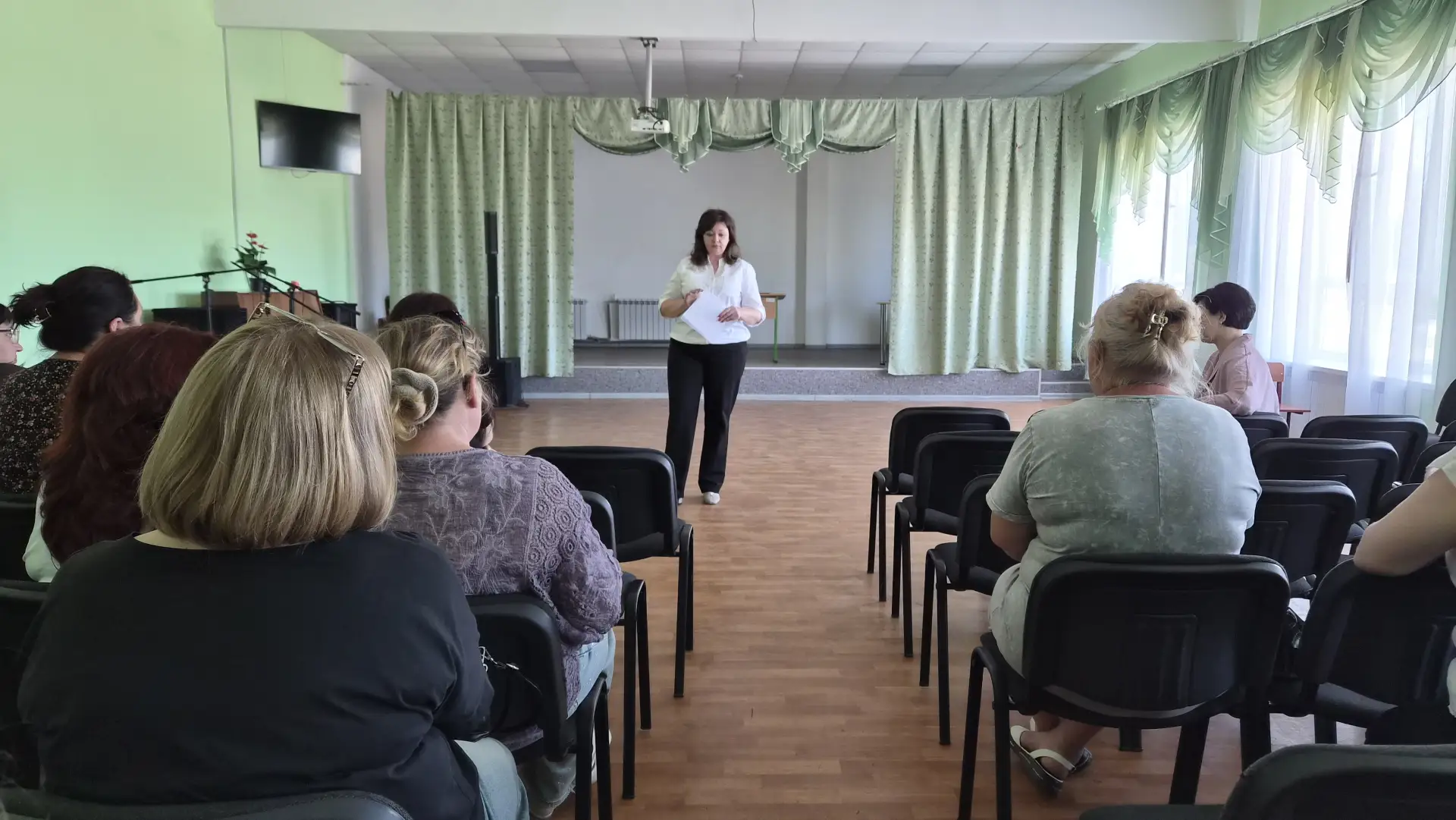 В нашей школе состоялось общешкольное родительское собрание, на котором обсудили ключев...