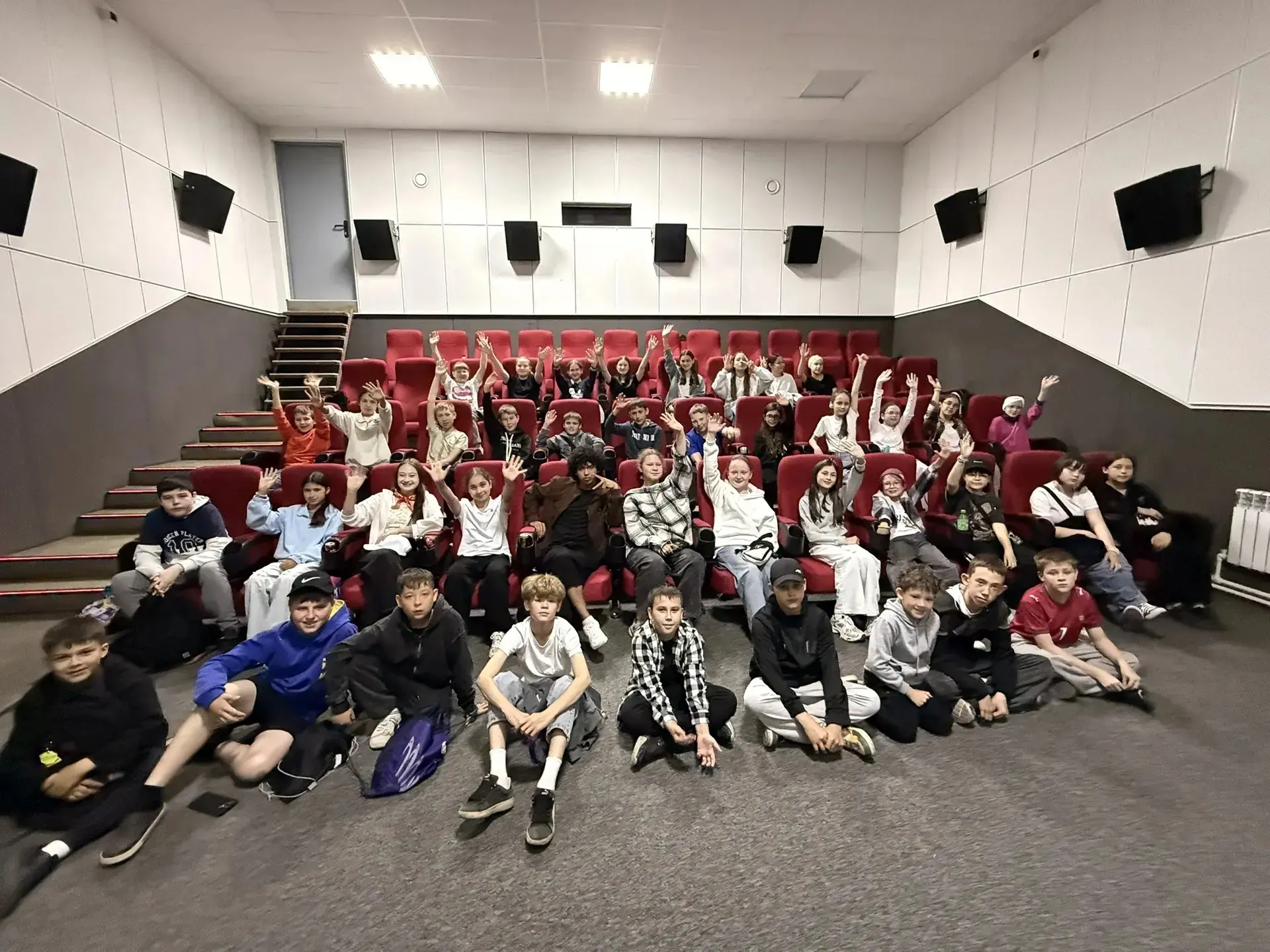 Сегодня лагерь труда и отдыха посетил городской кинотеатр🎬 Это был захватывающий прикл...