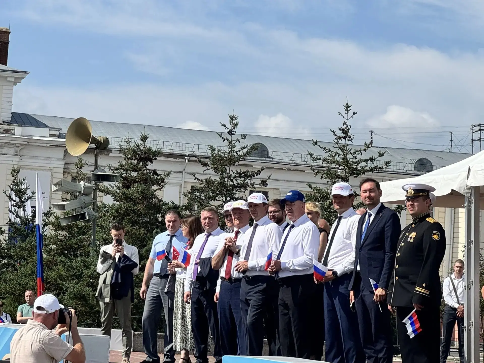 Сегодня День нашего любимого города! Сотрудники и обучающиеся нашей школы продолжают пр...