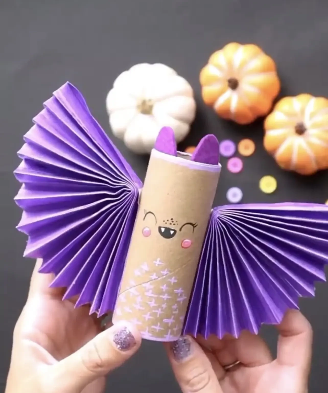 Летучая мышь из втулки и бумаги 💜